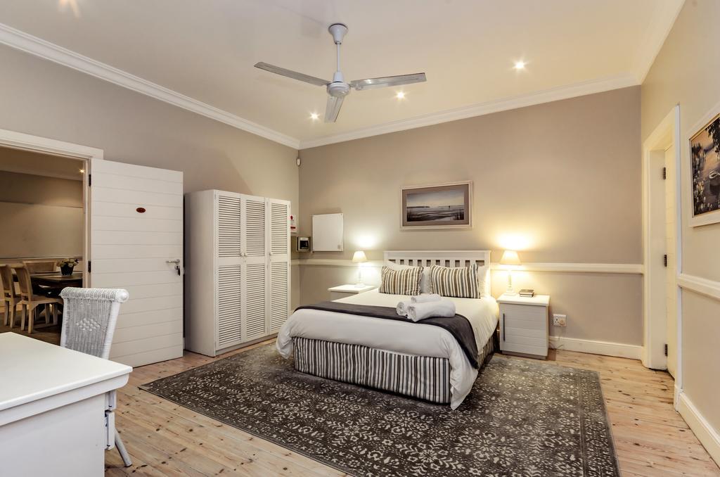 First Avenue Guesthouse Port Elizabeth Esterno foto